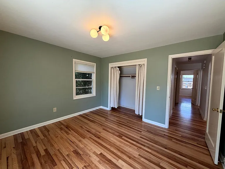 735 E 23rd Ave — Photo 13
