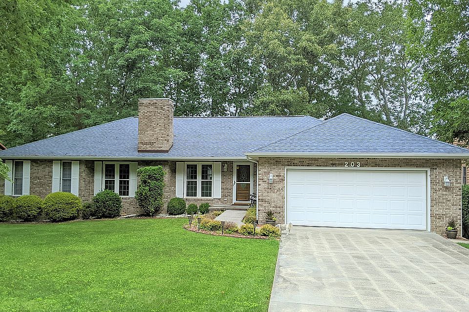 1st image of 203 Pomeroy Dr