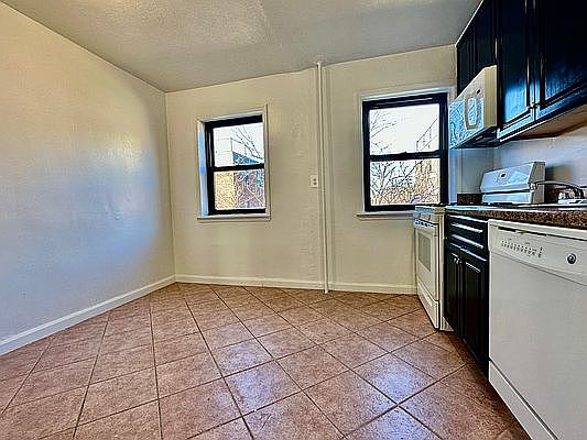3rd image of 2070 26th St APT 2B