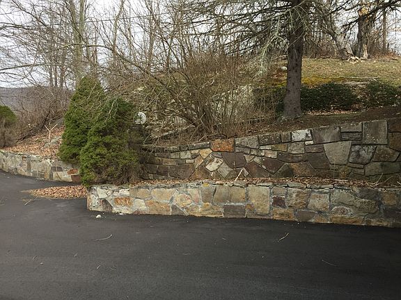 5th image of 300 Elk Hill Dr