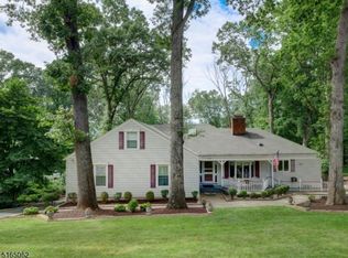 93 Sunset Dr, Chatham, NJ 07928