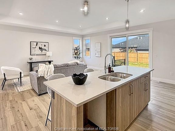 3rd image of 25 Duskridge Rd