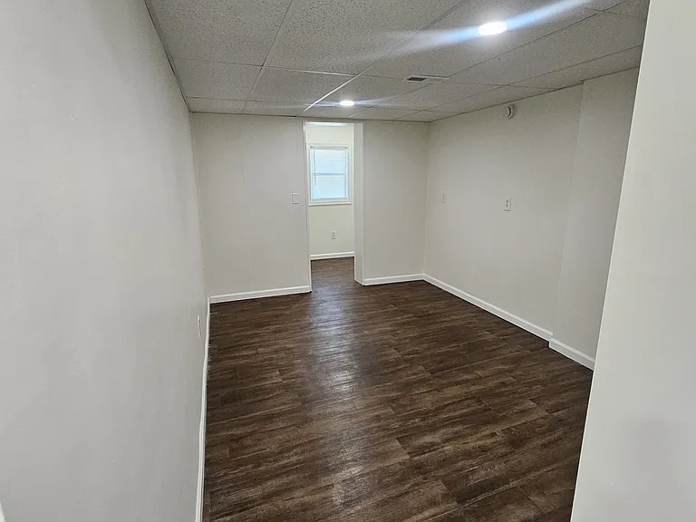 145 Quailwood Pkwy #12 — Photo 5