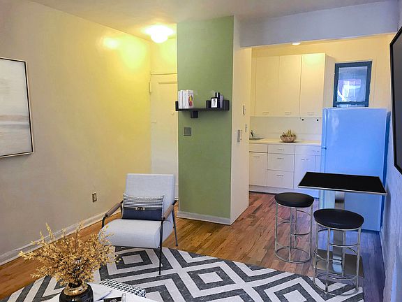 3rd image of 446 W 55th St #2B