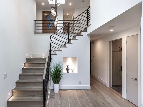 3rd image of 4281 Vinca Ct