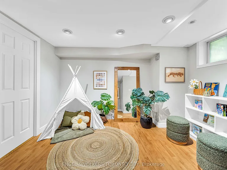 8 Old Trillium Ln — Photo 25
