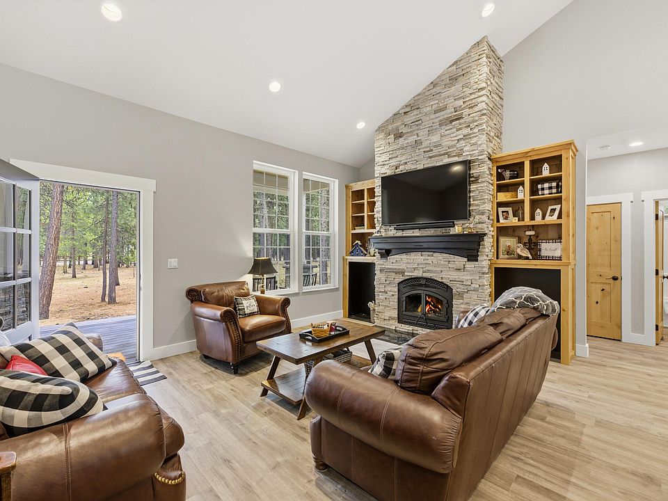 1st image of 51795 Pine Loop Dr