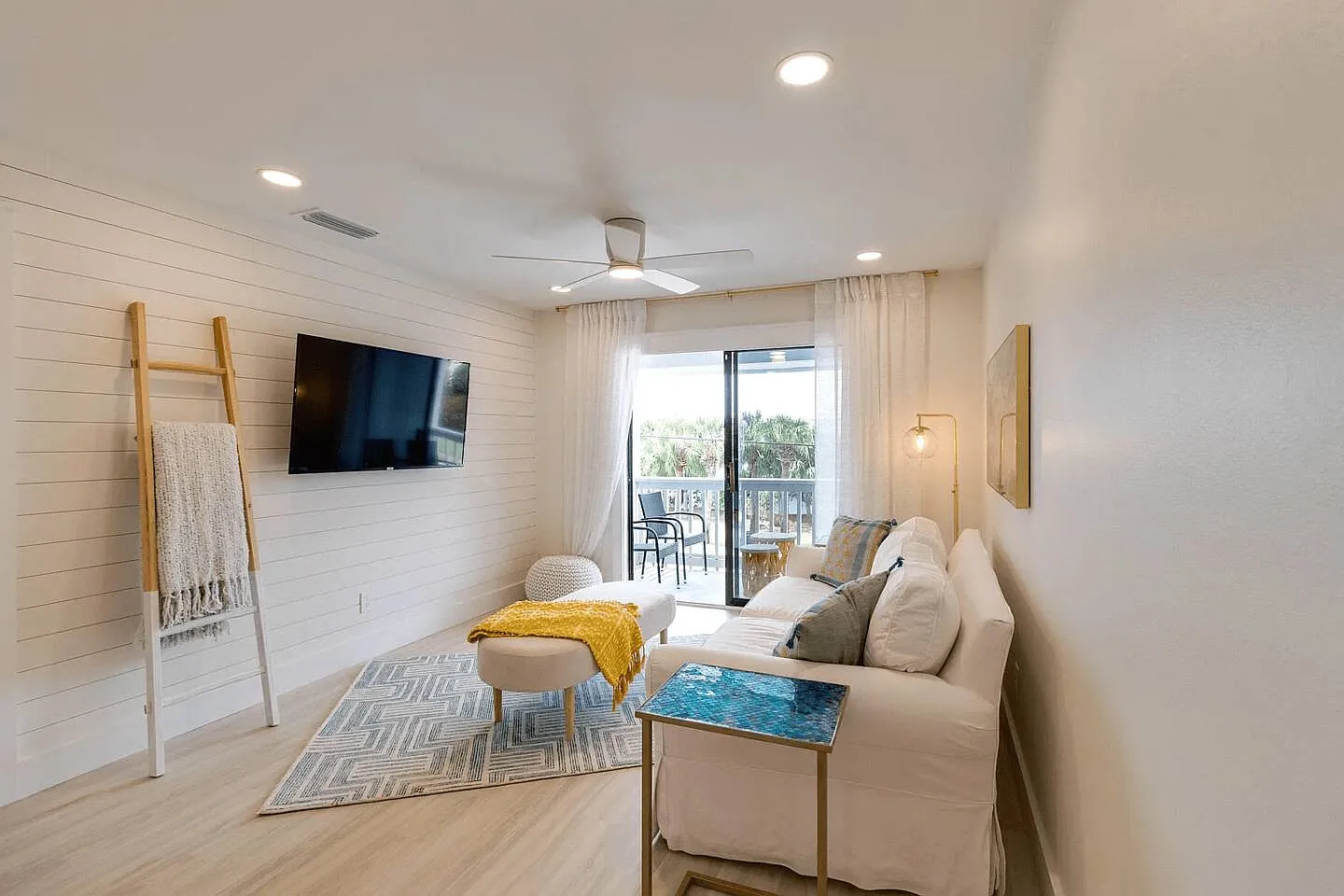 1 bed, 1.5 bath, 735 sqft, $2,600 — Photo 4