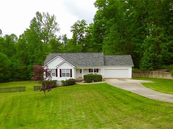 3rd image of 349 Beaver Creek Way