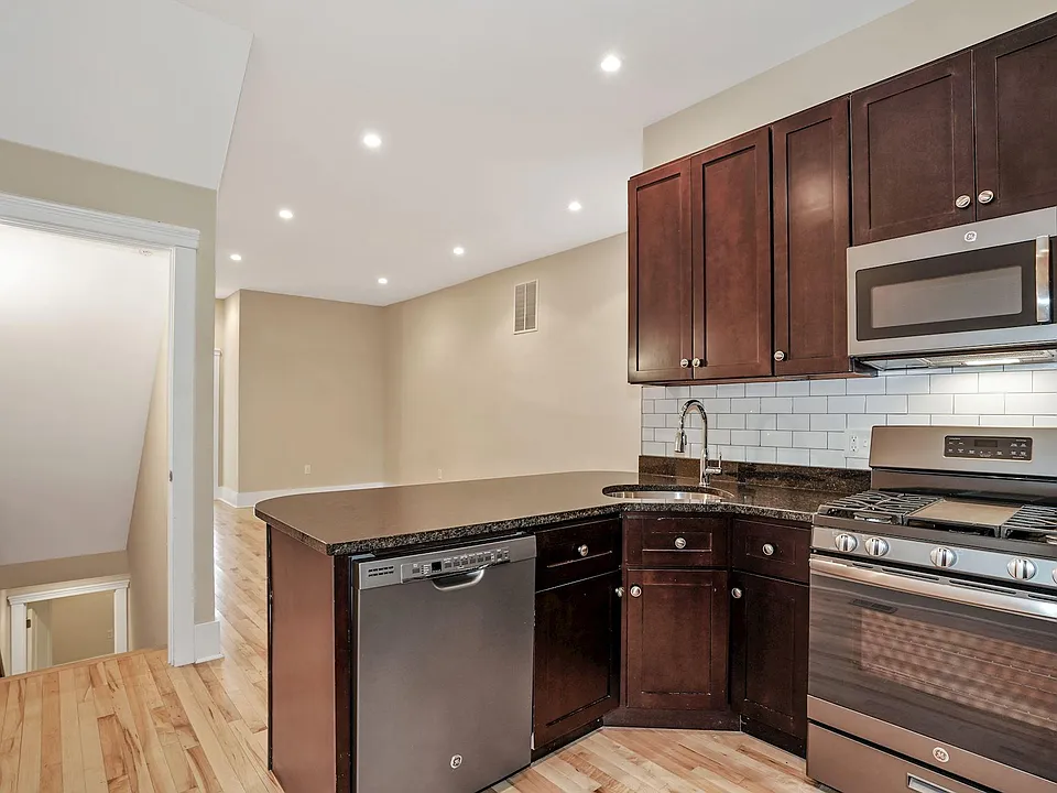 28 Florida Ave NE #1
