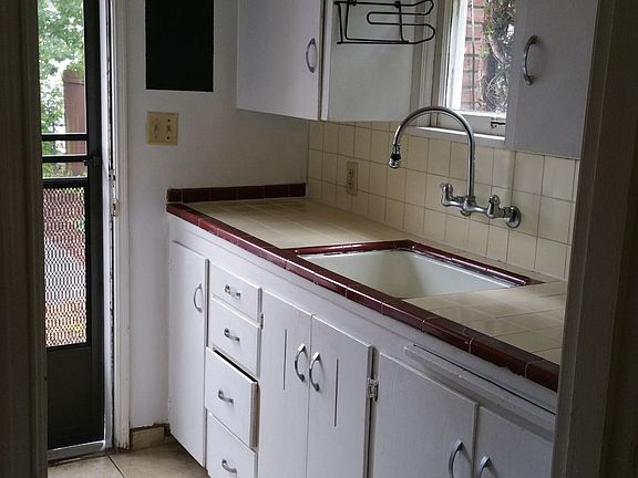 5th image of 6578 5th Ave NE #6578