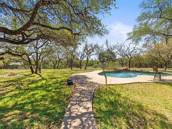 4th image of 815 Elliott Ranch Rd