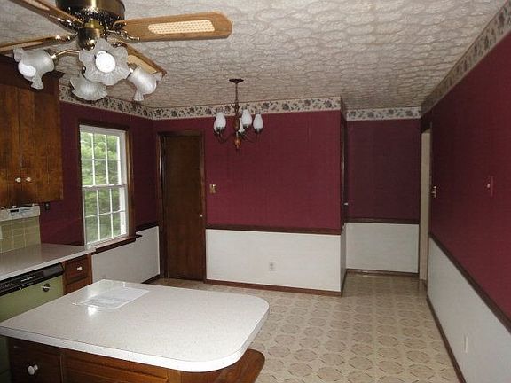 5th image of 105 Maple Hills Dr