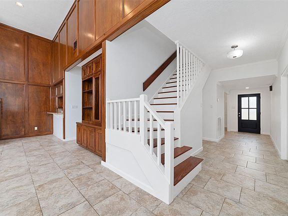 4th image of 1746 Cloister Dr APT 22