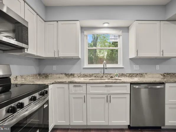 10 Iron Bolt Ct, Catonsville, MD 21228