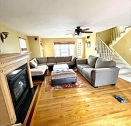 4th image of 64 Young St #1