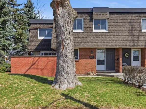 587 Timber Ln, Burlington, ON L7L 4B1