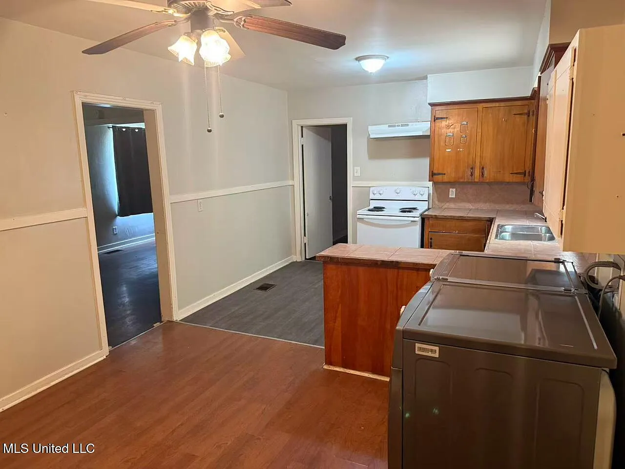4 bed, 1.5 bath, 1588 sqft, $1,550 — Photo 3