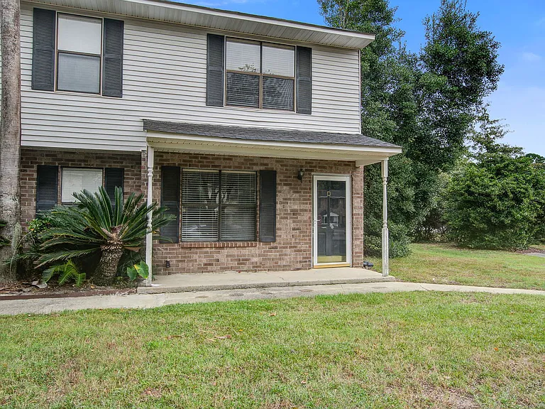 6280 Lucille Dr — Photo 1