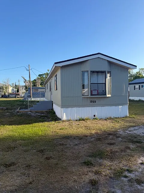 2 bed, 950 sqft, $1,195 — Photo 1