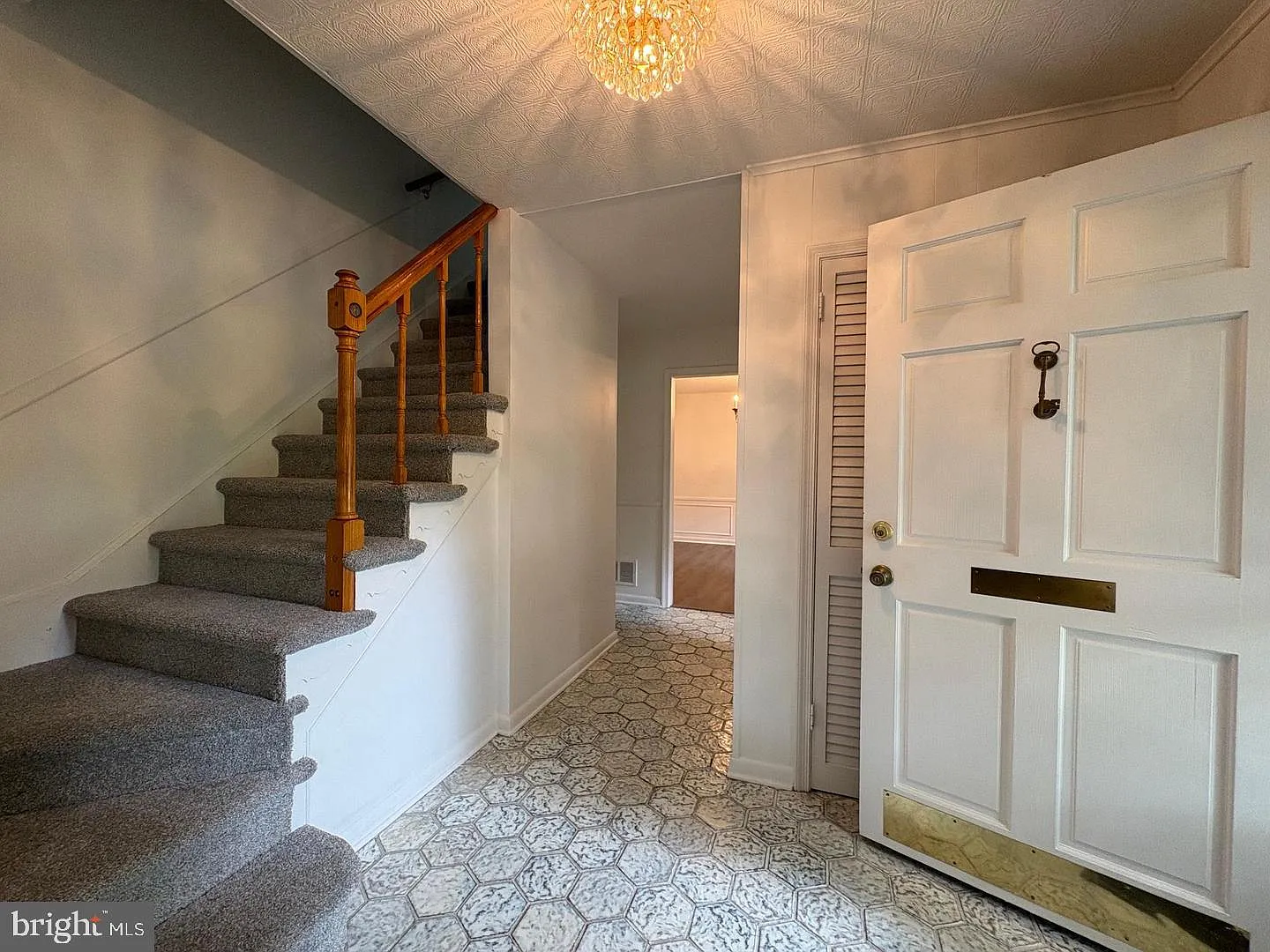 4 bed, 2.5 bath, 2500 sqft, $3,250 — Photo 3