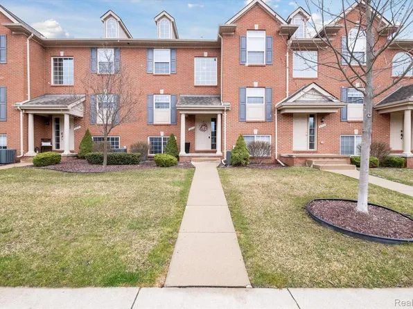 6212 Cheshire Park Dr, Clarkston, MI 48346