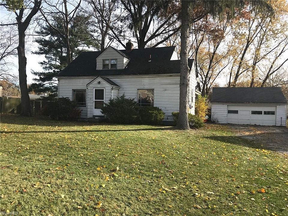 1st image of 155 Woodland Ave