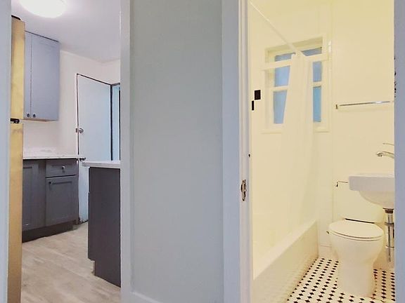 5th image of 1132 Haight St #A
