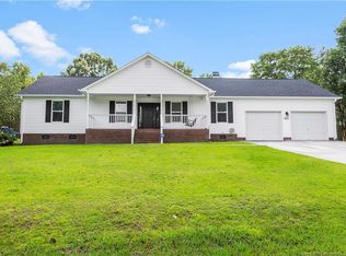 920 Lakeridge Dr, Cameron, NC 28326