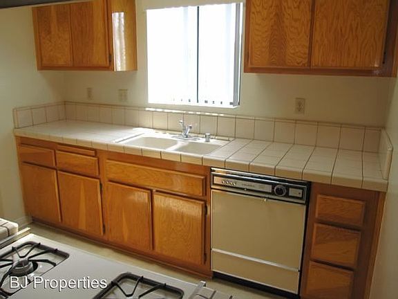 4th image of 3801 E Wilton St #B