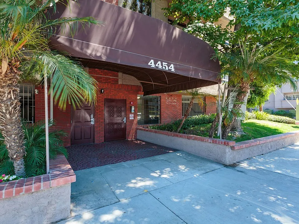 4454 Coldwater Canyon Ave #301