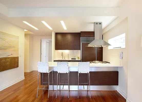 Rented by Warburg | media 12