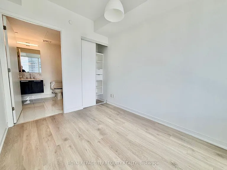 3 Gloucester St #1611 — Photo 11