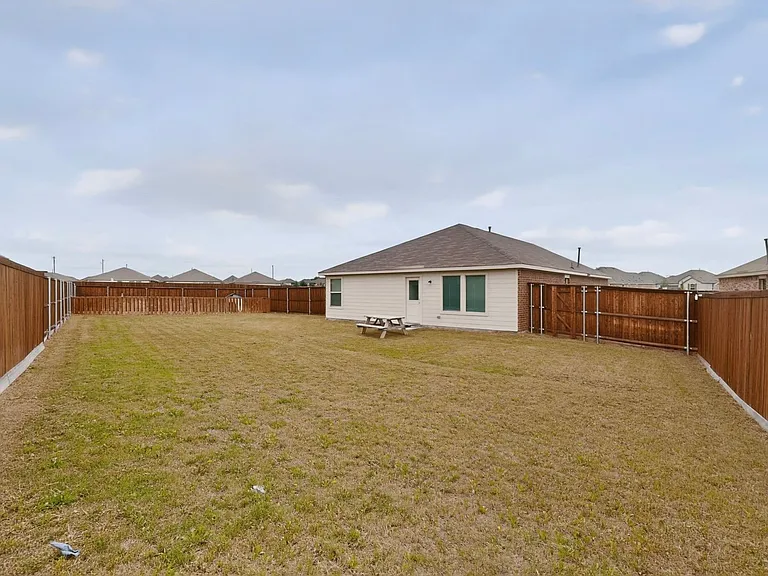 1430 Everett Gardens Way — Photo 37