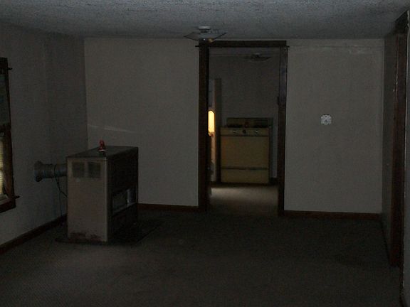 2nd image of 220 S Market St