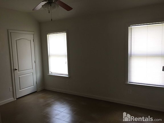 5th image of 701A Bunker Hill Dr