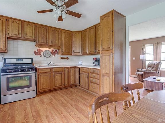 2nd image of 848 Richard Dr