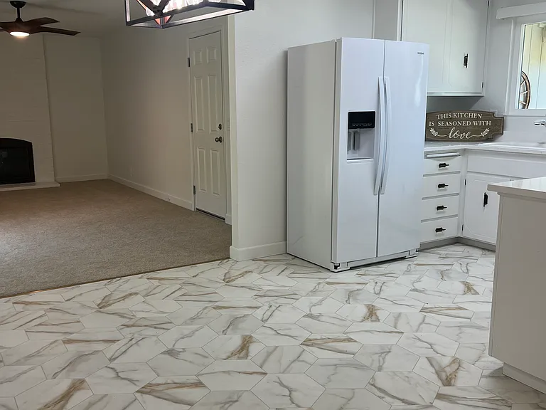 268 Christine Dr — Photo 8