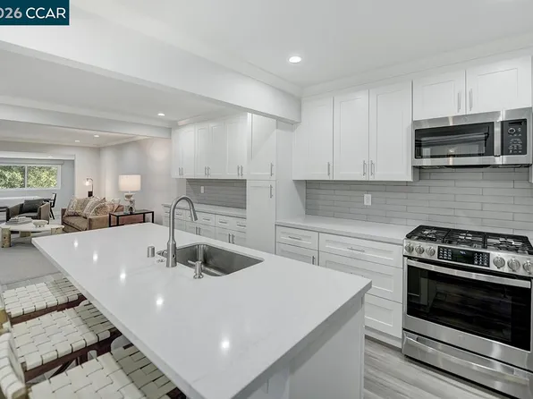 1124 Singingwood Ct APT 5, Walnut Creek, CA 94595