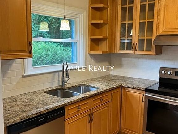 4th image of 3711 Knollwood Dr