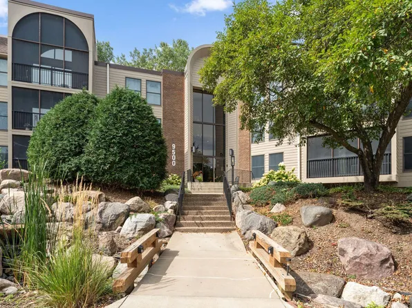 9500 Collegeview Rd APT 206, Bloomington, MN 55437