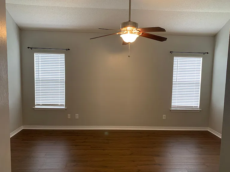 29251 Canterbury Rd — Photo 14