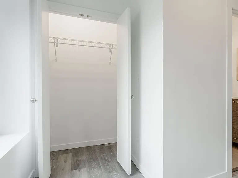 1712 W Glenlake Ave #2E — Photo 7
