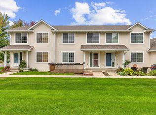 5819 S Glenstone Ct, Johnston, IA 50131