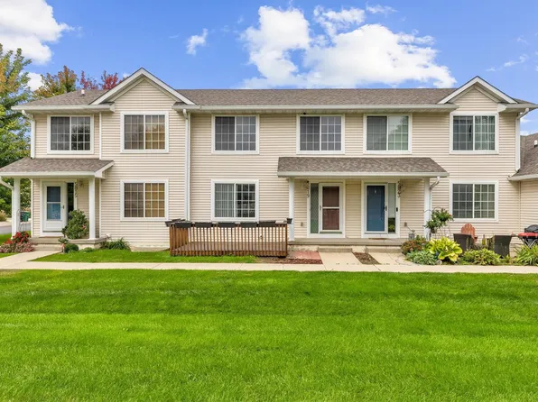 5819 S Glenstone Ct, Johnston, IA 50131
