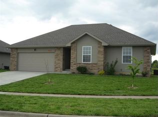 1031 S Tanner Dr, Springfield, MO 65802