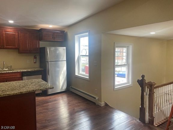 3rd image of 74 Sussex Ave #1
