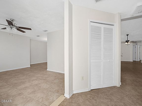 3rd image of 6 Big Horn Pl