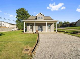 519 Monroe St, Newburgh, IN 47630