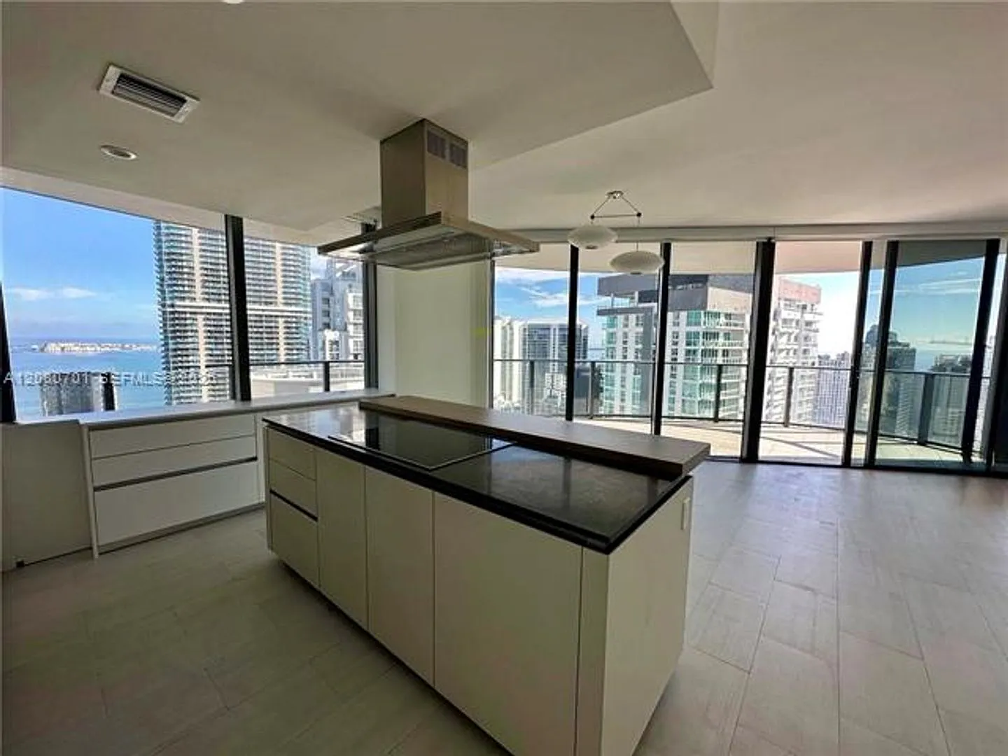 1000 Brickell Plz cu-4301, Miami, FL 33131 — Photo 2